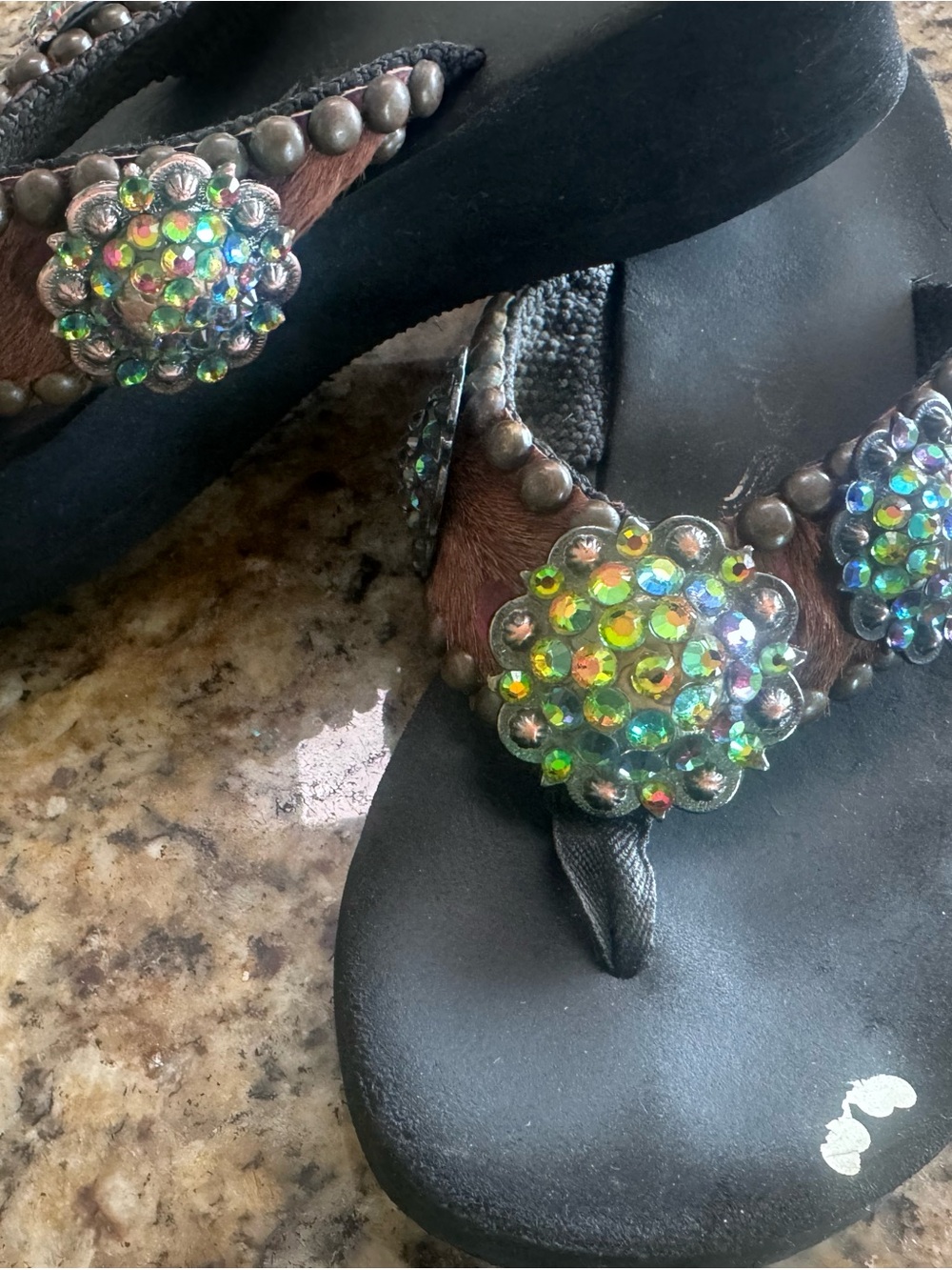 Vintage Gypsy Soule Brown Croc Swarovski Crystal Rhinestone Flip Flops Size 6